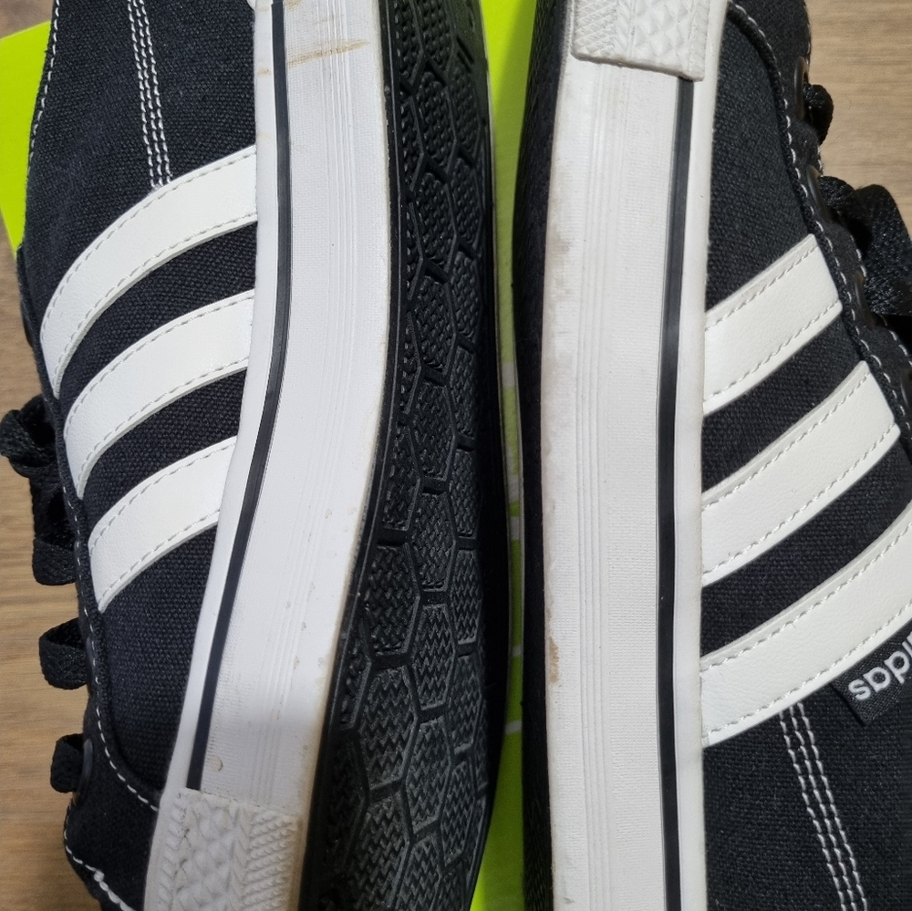 Adidas black and white men's sneakers Size 9.5 U.S. - Picture 8 of 15